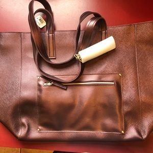 Vegan leather tote bag.